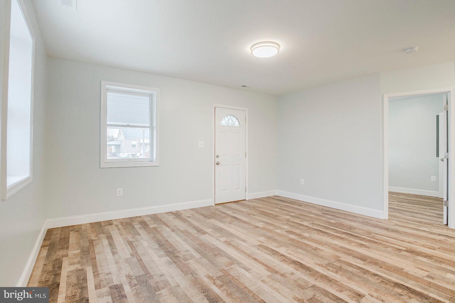 2706 West Woodwell Road Baltimore, MD 21222 - Photo 7 of 25 Living Room