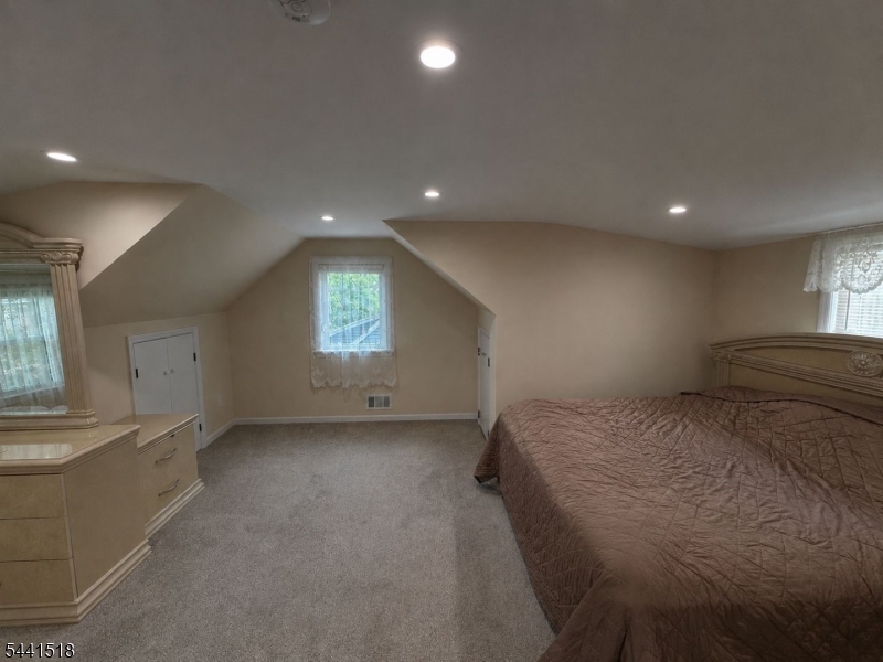 48 Sunnyside Road West Orange, NJ 07052 - Photo 22 of 36