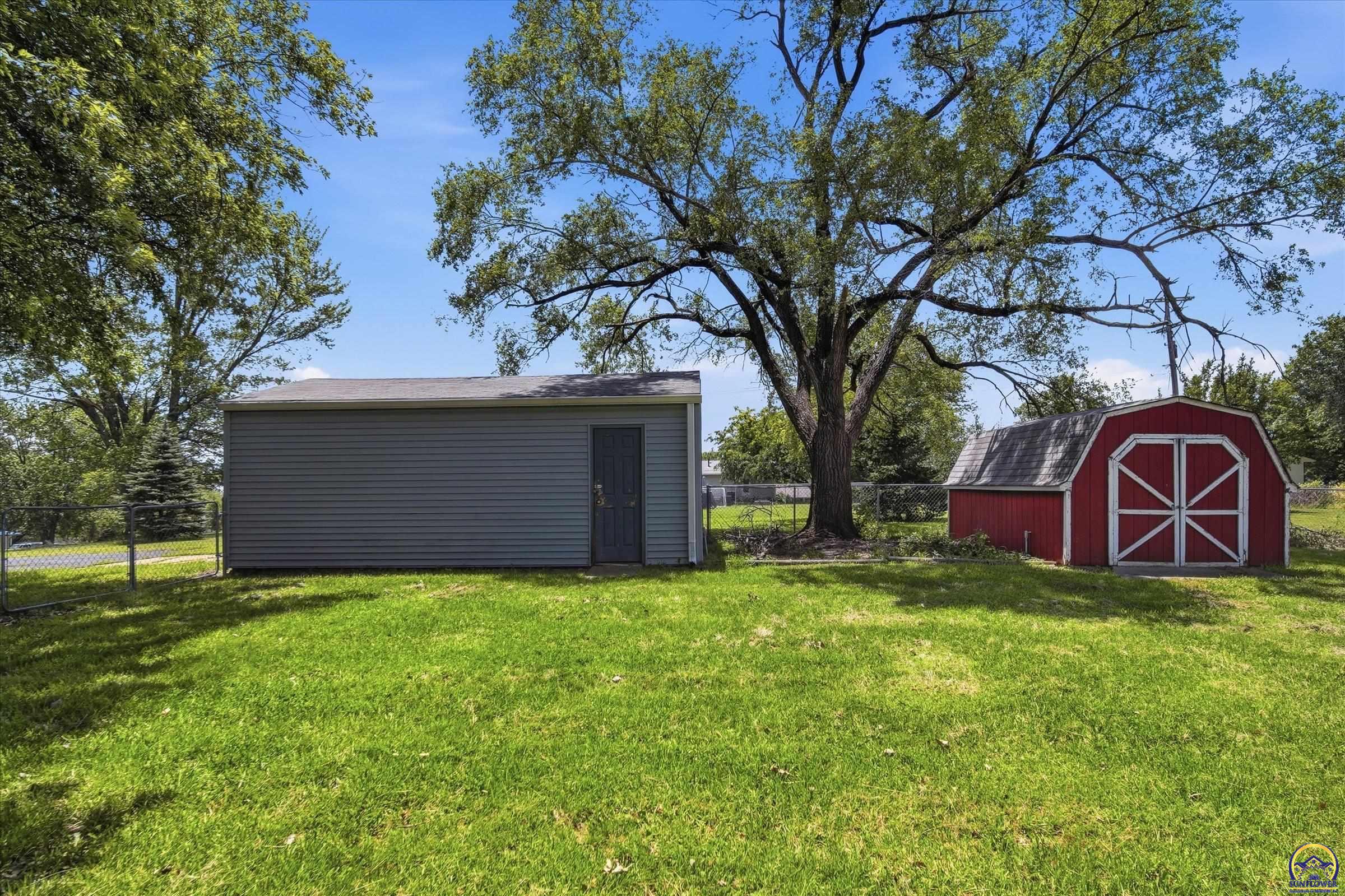 4625 Northwest Brickyard Road Topeka, KS 66618 - Photo 37 of 53