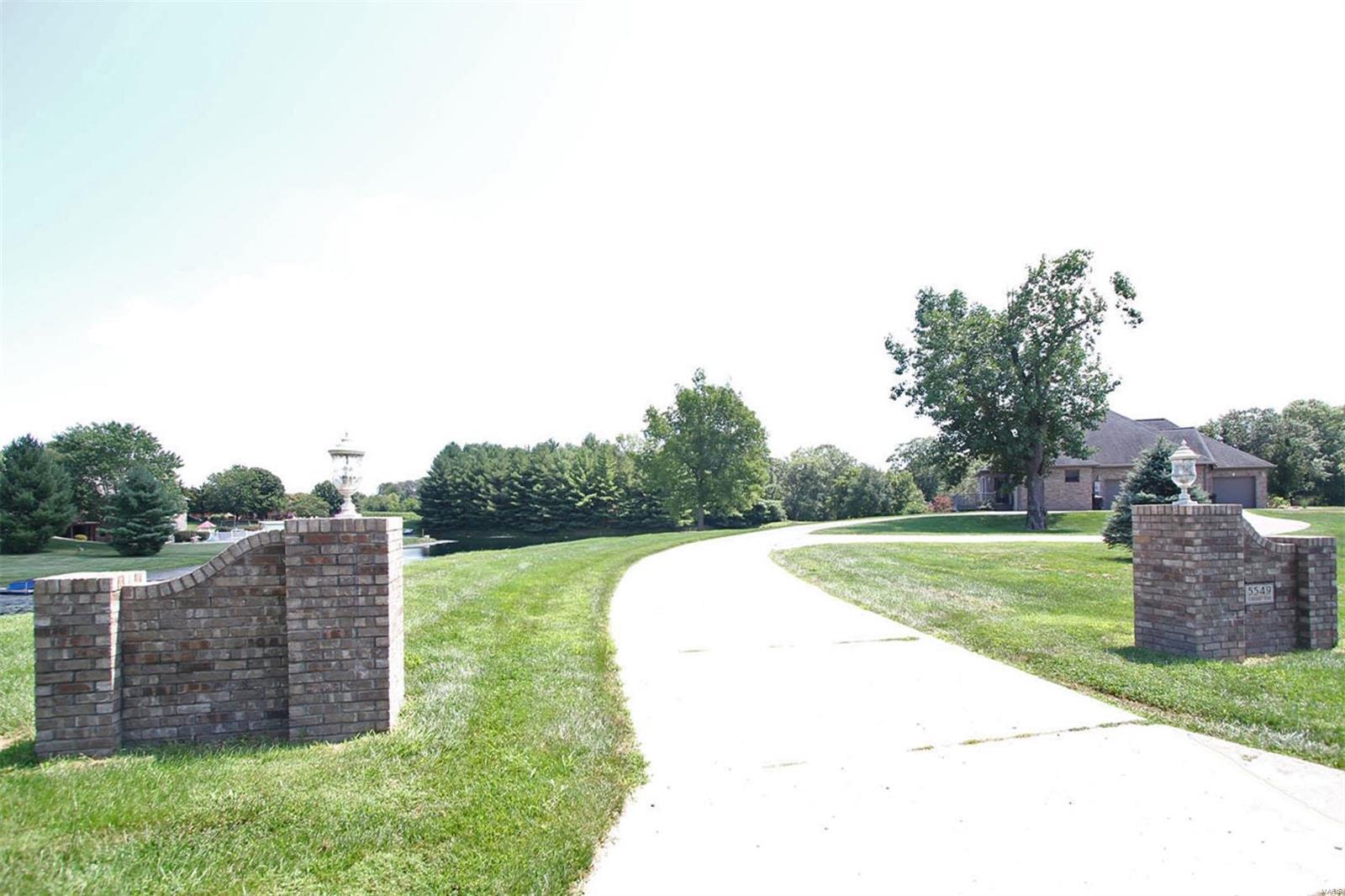 5549 Seminary Road Alton, IL 62002 - Photo 2 of 56