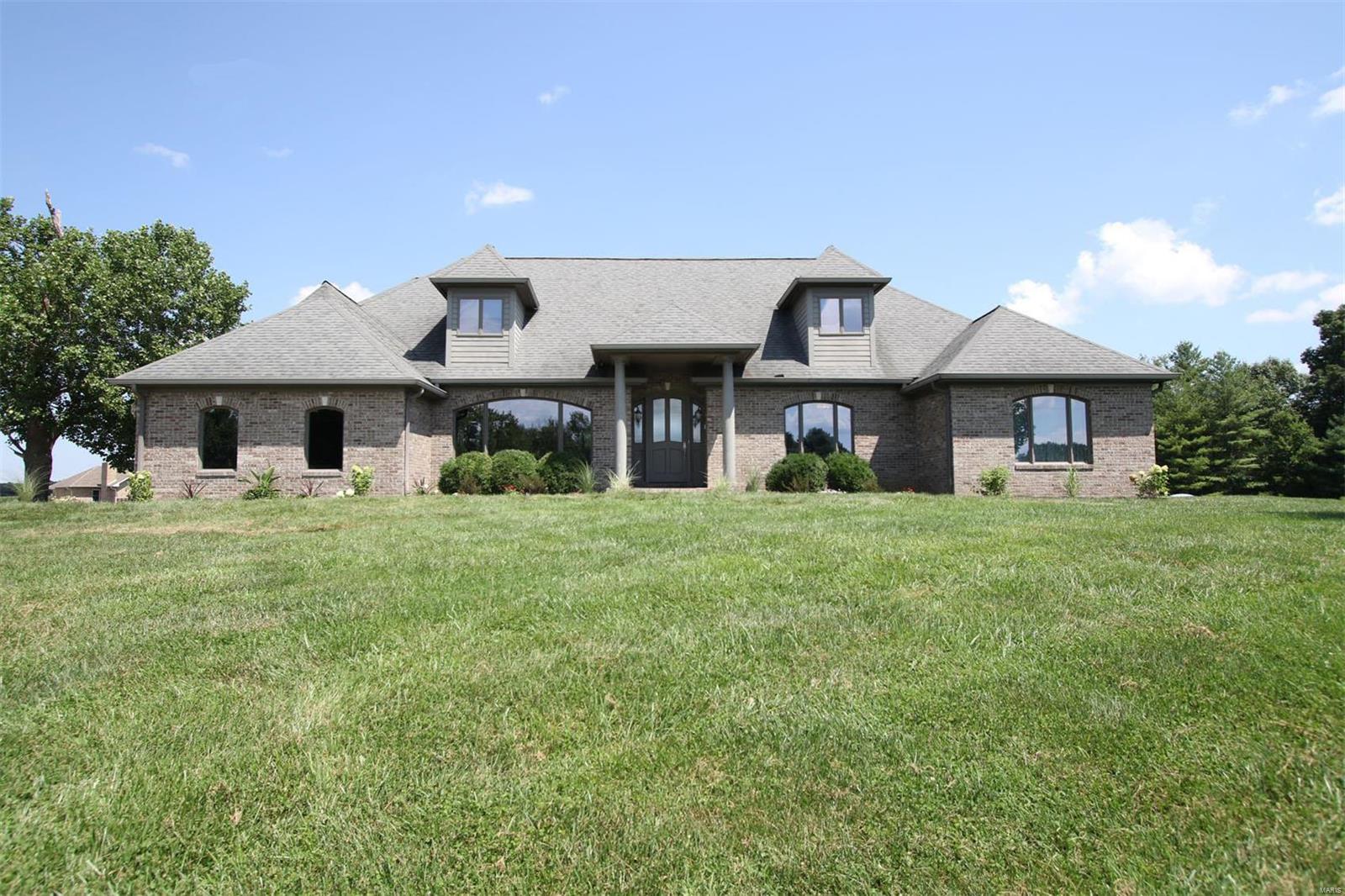 5549 Seminary Road Alton, IL 62002 - Photo 4 of 56