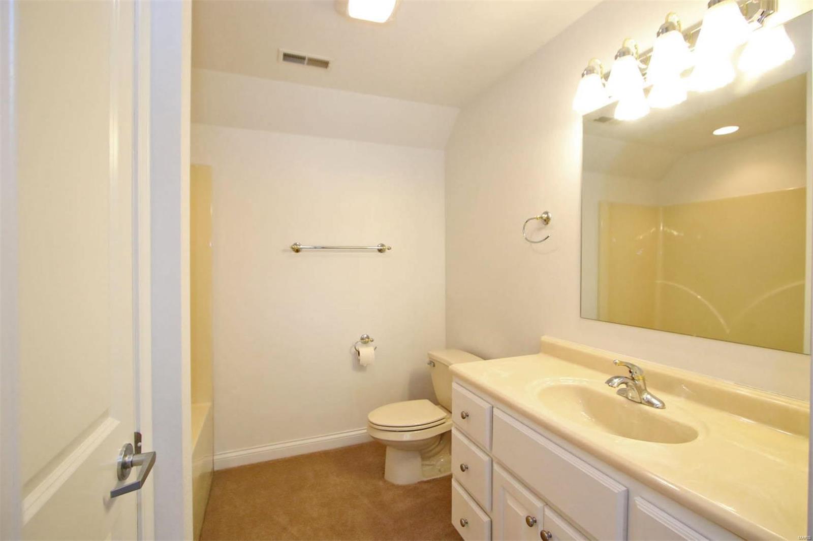 5549 Seminary Road Alton, IL 62002 - Photo 45 of 56
