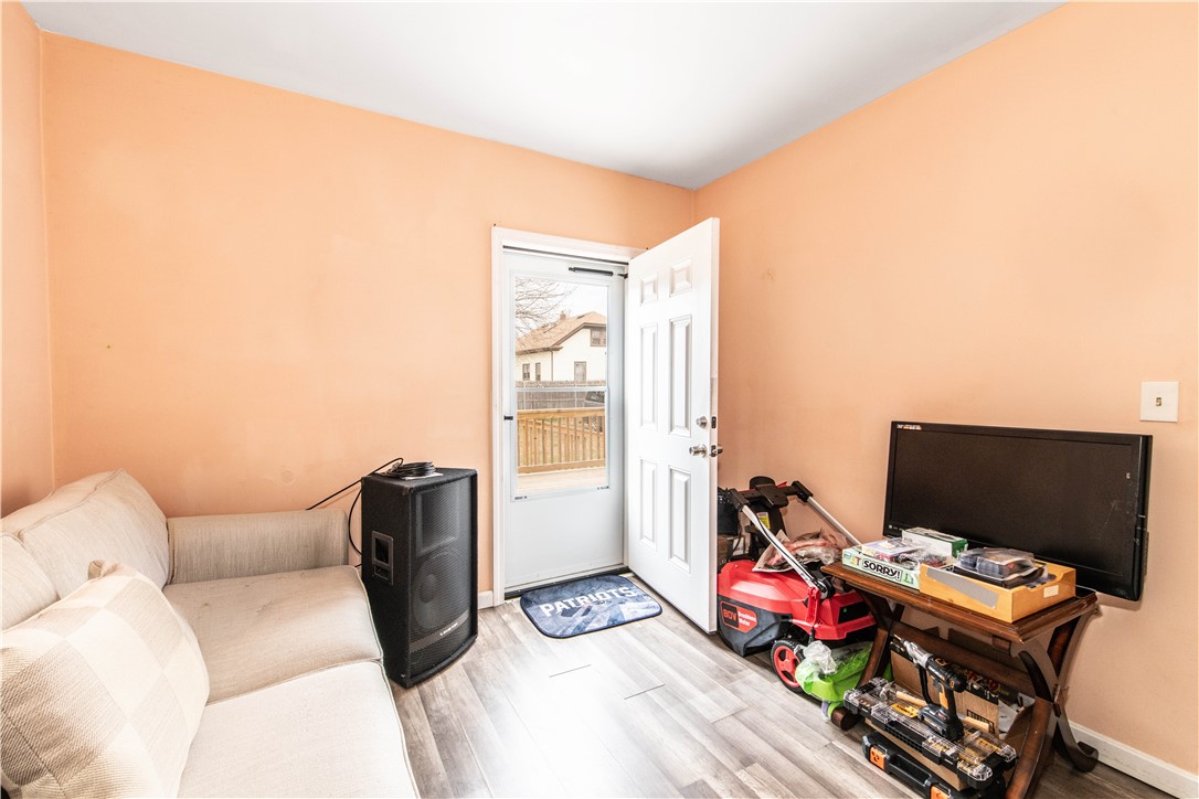 123 Francis Avenue Pawtucket, RI 02860 - Photo 13 of 48