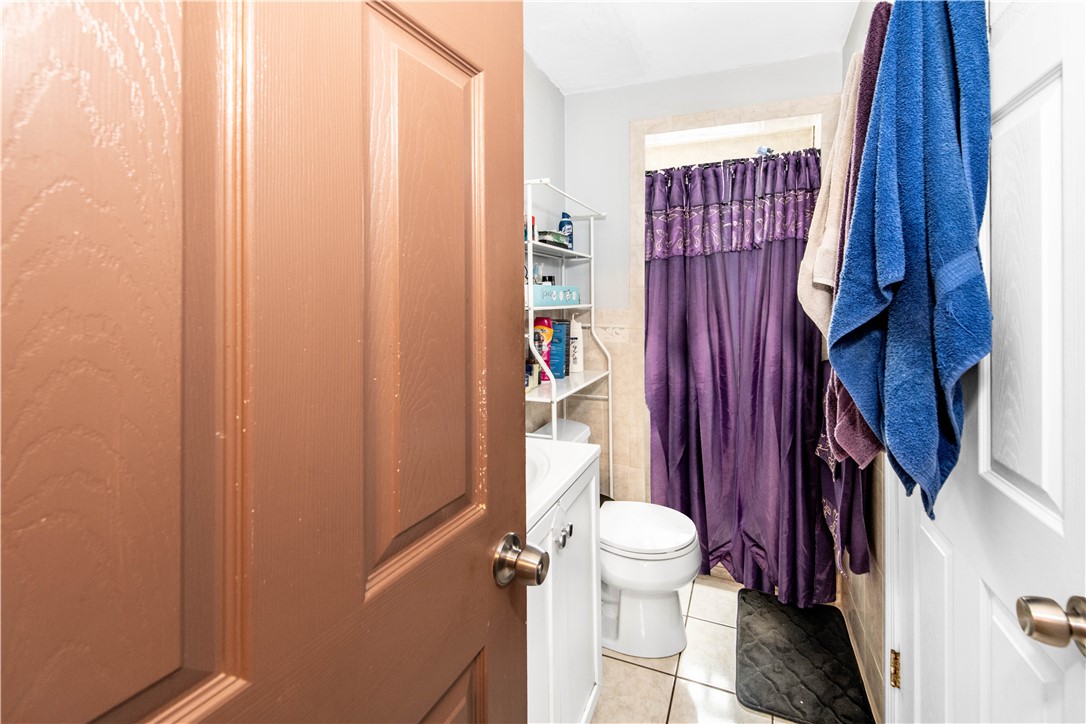123 Francis Avenue Pawtucket, RI 02860 - Photo 14 of 48