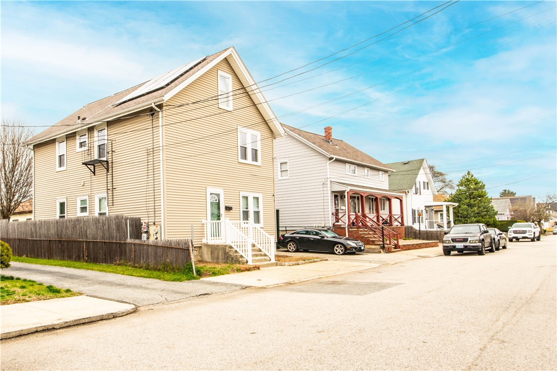 123 Francis Avenue Pawtucket, RI 02860 - Photo 3 of 48