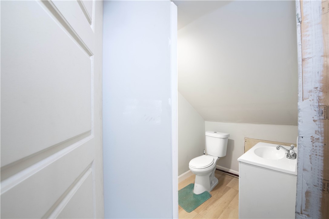 123 Francis Avenue Pawtucket, RI 02860 - Photo 33 of 48