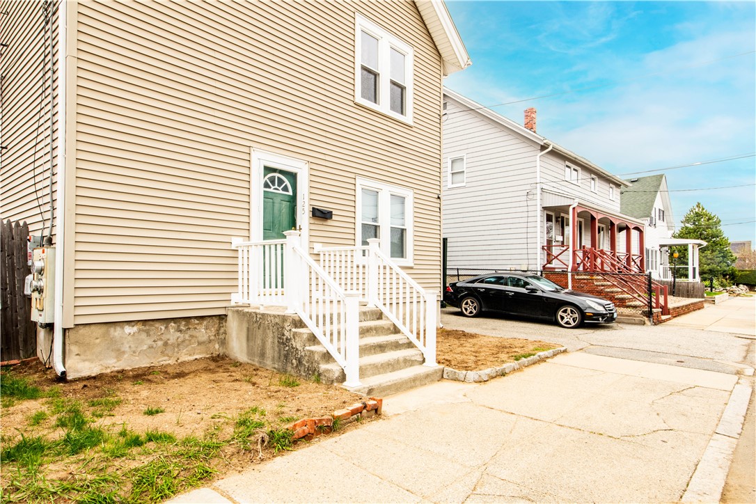 123 Francis Avenue Pawtucket, RI 02860 - Photo 4 of 48