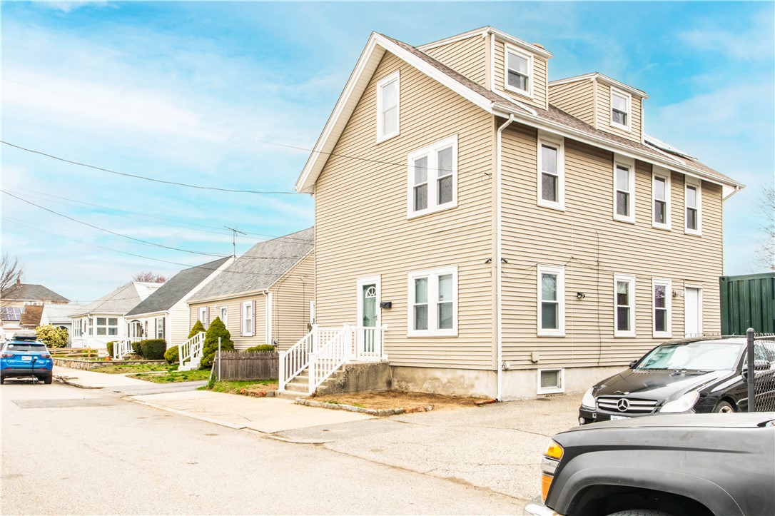 123 Francis Avenue Pawtucket, RI 02860 - Photo 5 of 48