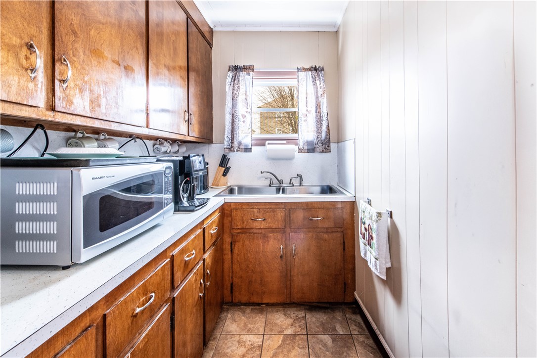 123 Francis Avenue Pawtucket, RI 02860 - Photo 6 of 48