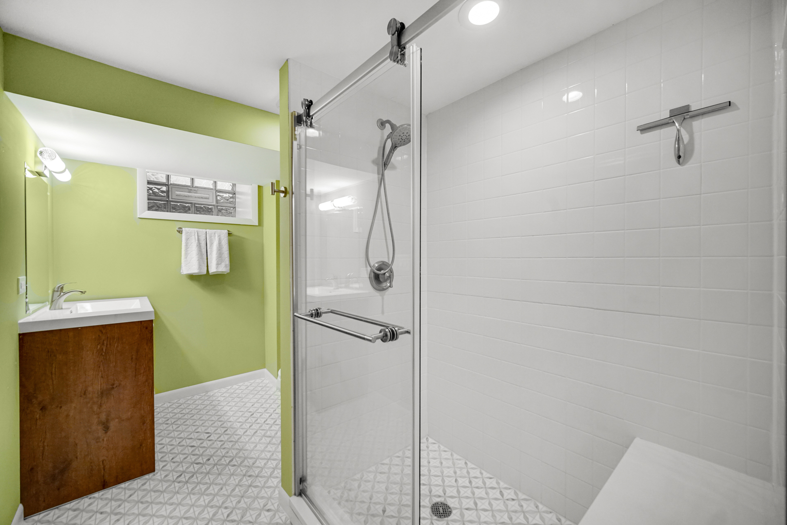 1006 Gardner Road Flossmoor, IL 60422 - Photo 18 of 33 a bathroom with a shower and a sink