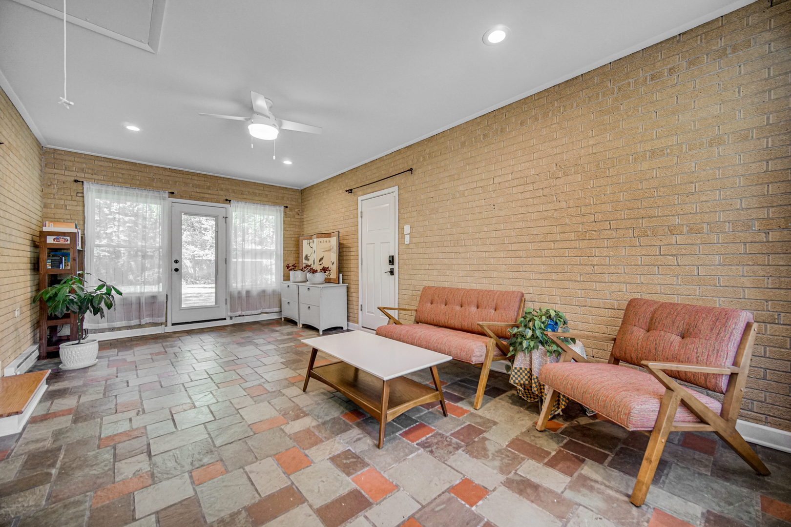 1006 Gardner Road Flossmoor, IL 60422 - Photo 24 of 33 a outdoor space with furniture