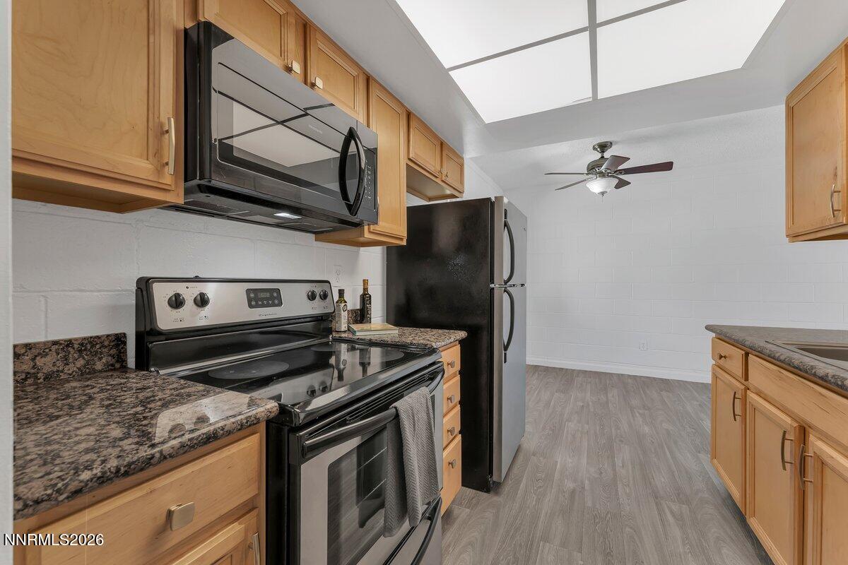 140 Griswold Way, Unit C Reno, NV 89503 - Photo 4 of 19 140 Griswold Way Unit C Reno NV 89503 10