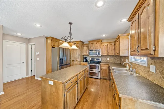 $475,000 | 9711 North Donnelly Avenue, Kansas City, MO 64157