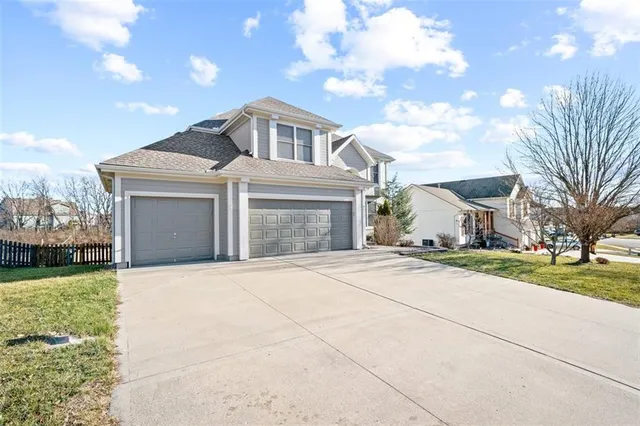 $475,000 | 9711 North Donnelly Avenue, Kansas City, MO 64157