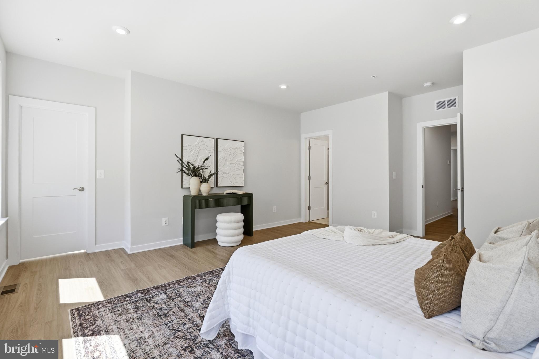 4128 Legato Road, Unit 53 Fairfax, VA 22033 - Photo 19 of 40 Comfortable Primary Suite with Ensuite