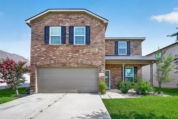 $2,700 | 7031 Hobby Wind Ridge Drive, Houston, TX 77075