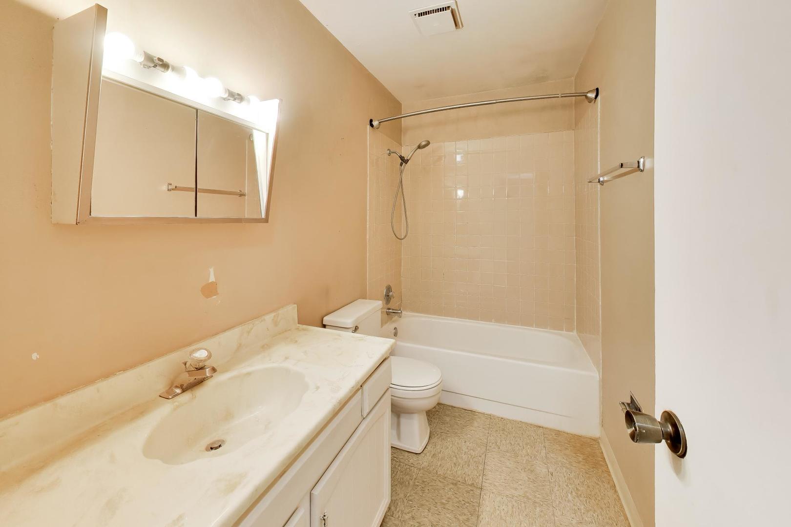 26371 North Diamond Lake Road Mundelein, IL 60060 - Photo 28 of 32