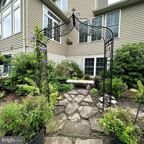 $449,900 | 1736 Carrera Drive, Chambersburg, PA 17202