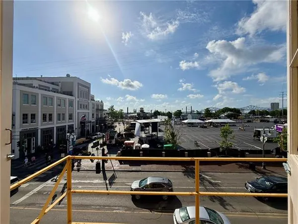$3,350 | 535 Decatur Street, Unit 3, New Orleans, LA 70130