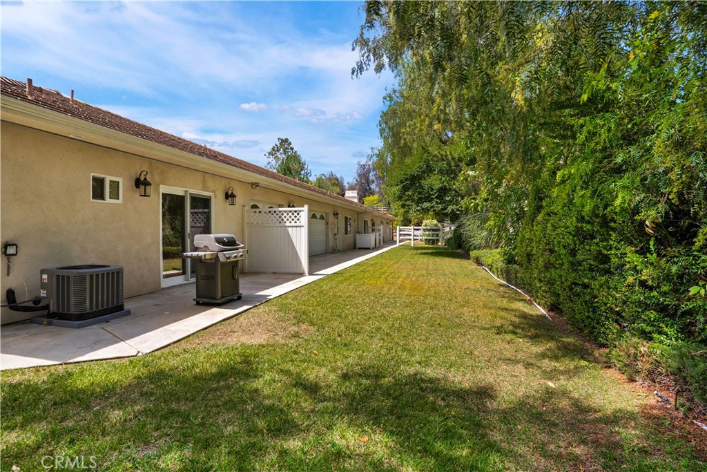 29781 Pasada Road Temecula, CA 92591 - Photo 51 of 58 Side yard