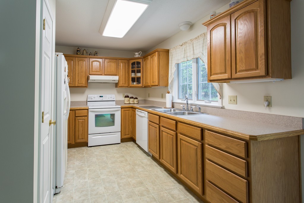 189 Knox Trail Road Warren, MA 01092 - Photo 2 of 21