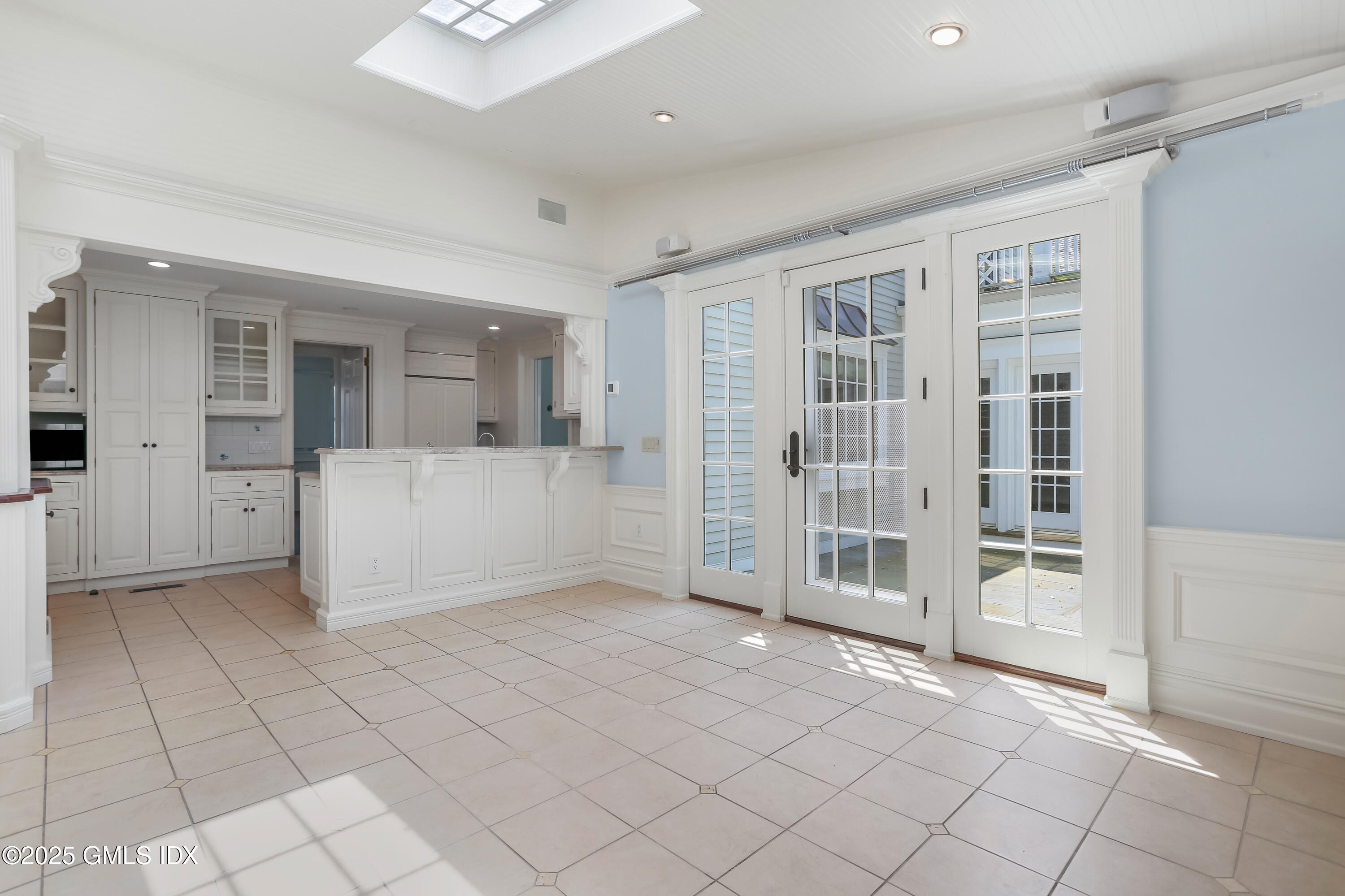 47 Winthrop Drive Riverside, CT 06878 - Photo 11 of 32 Looking into Kitchen