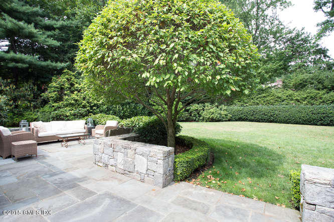 47 Winthrop Drive Riverside, CT 06878 - Photo 27 of 32 Lovely Yard