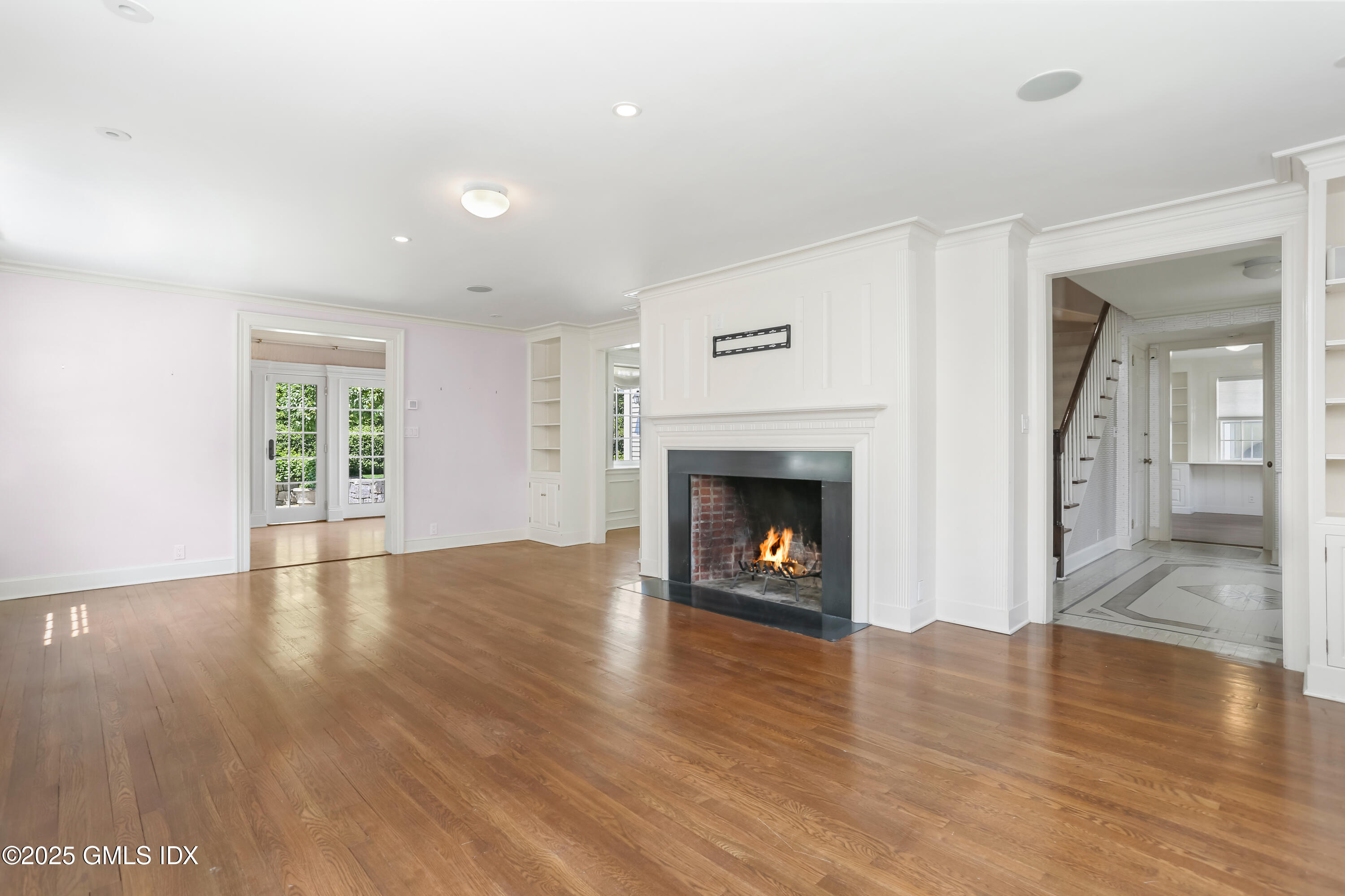47 Winthrop Drive Riverside, CT 06878 - Photo 4 of 32 Living Room