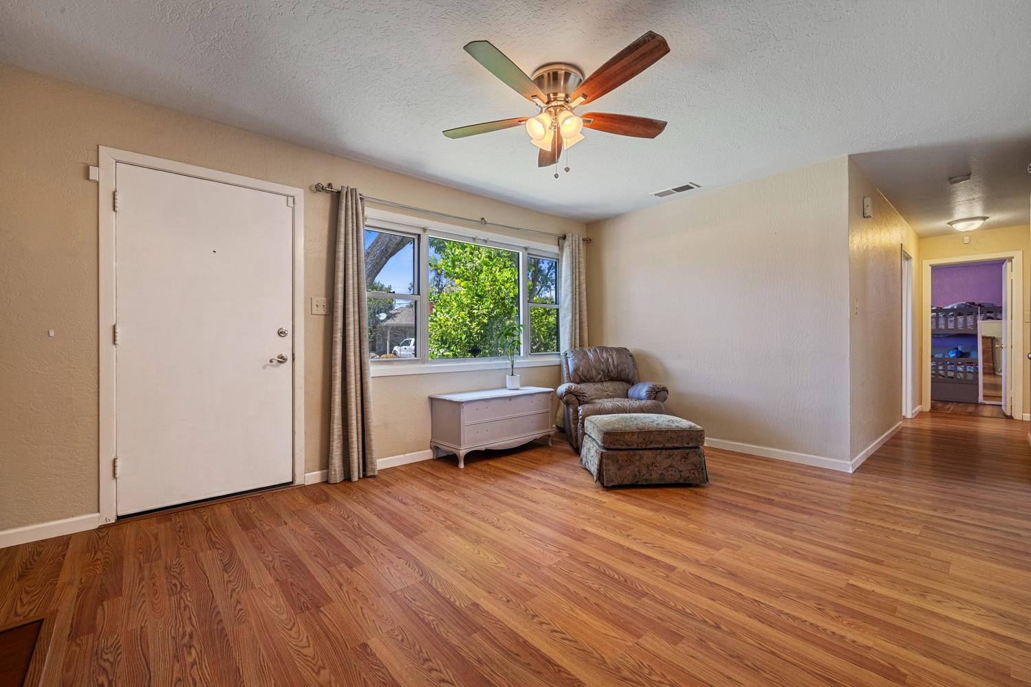 2004 Aloha Way Modesto, CA 95350 - Photo 6 of 44 Gallery Image 6
