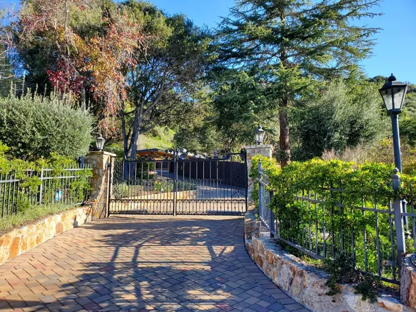 $1,995,000 | 9 Story Road, Carmel Valley, CA 93924