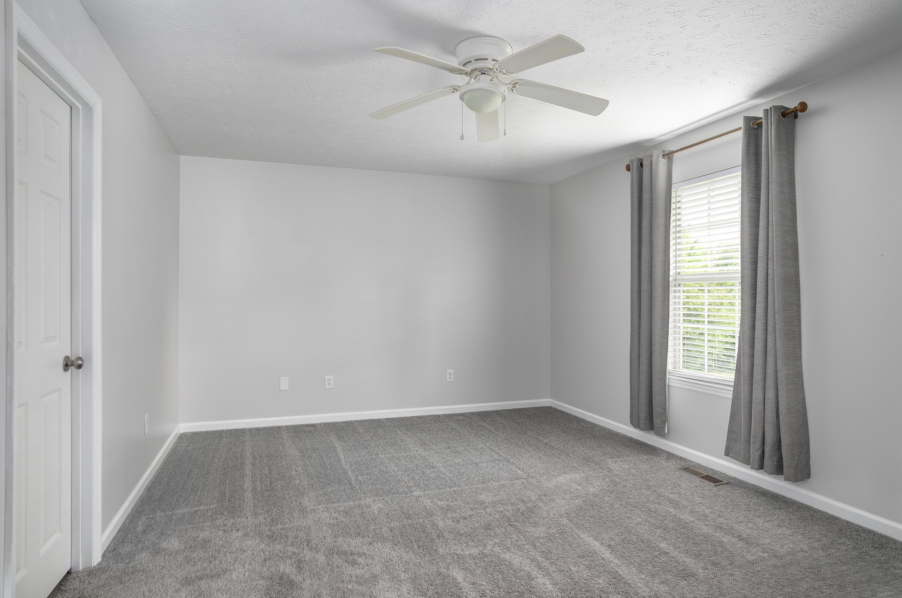 9307 Bill Reed Road Ooltewah, TN 37363 - Photo 14 of 21 9307 Bill Reed Rd_Master Bedroom