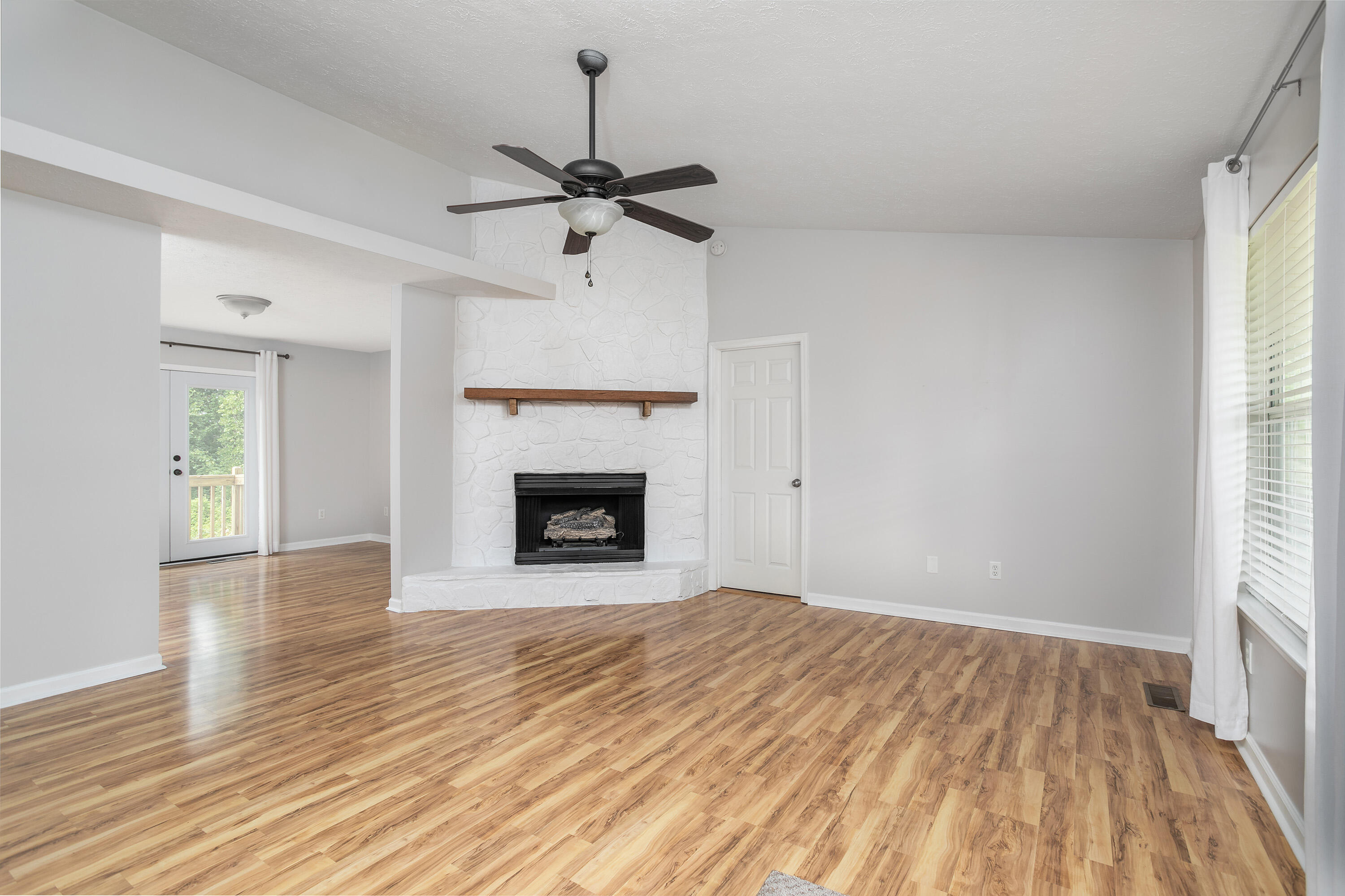 9307 Bill Reed Road Ooltewah, TN 37363 - Photo 6 of 21 9307 Bill Reed Rd_Living Room 1