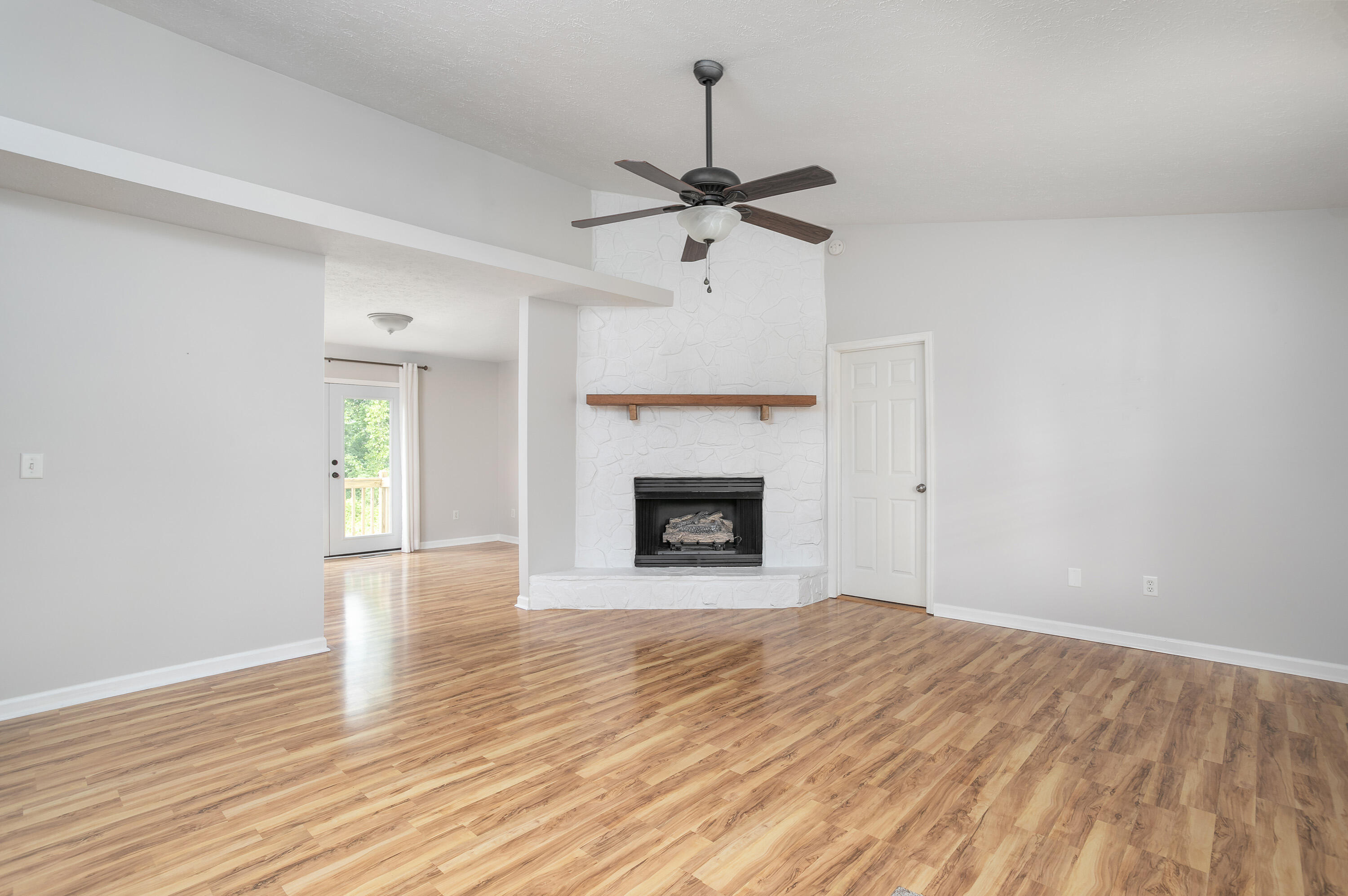 9307 Bill Reed Road Ooltewah, TN 37363 - Photo 7 of 21 9307 Bill Reed Rd_Living Room 2