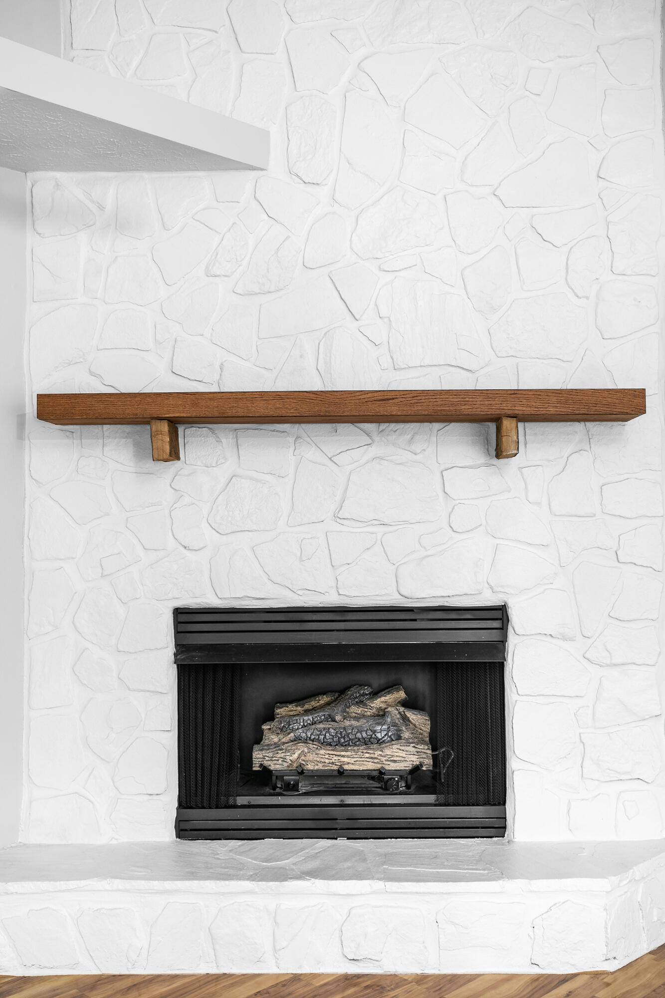 9307 Bill Reed Road Ooltewah, TN 37363 - Photo 8 of 21 9307 Bill Reed Rd_Living Room Fireplace