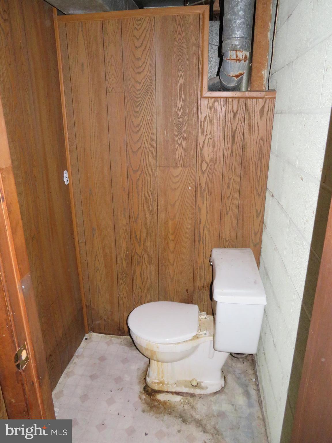 6802 Boston Street Baltimore, MD 21222 - Photo 11 of 23
