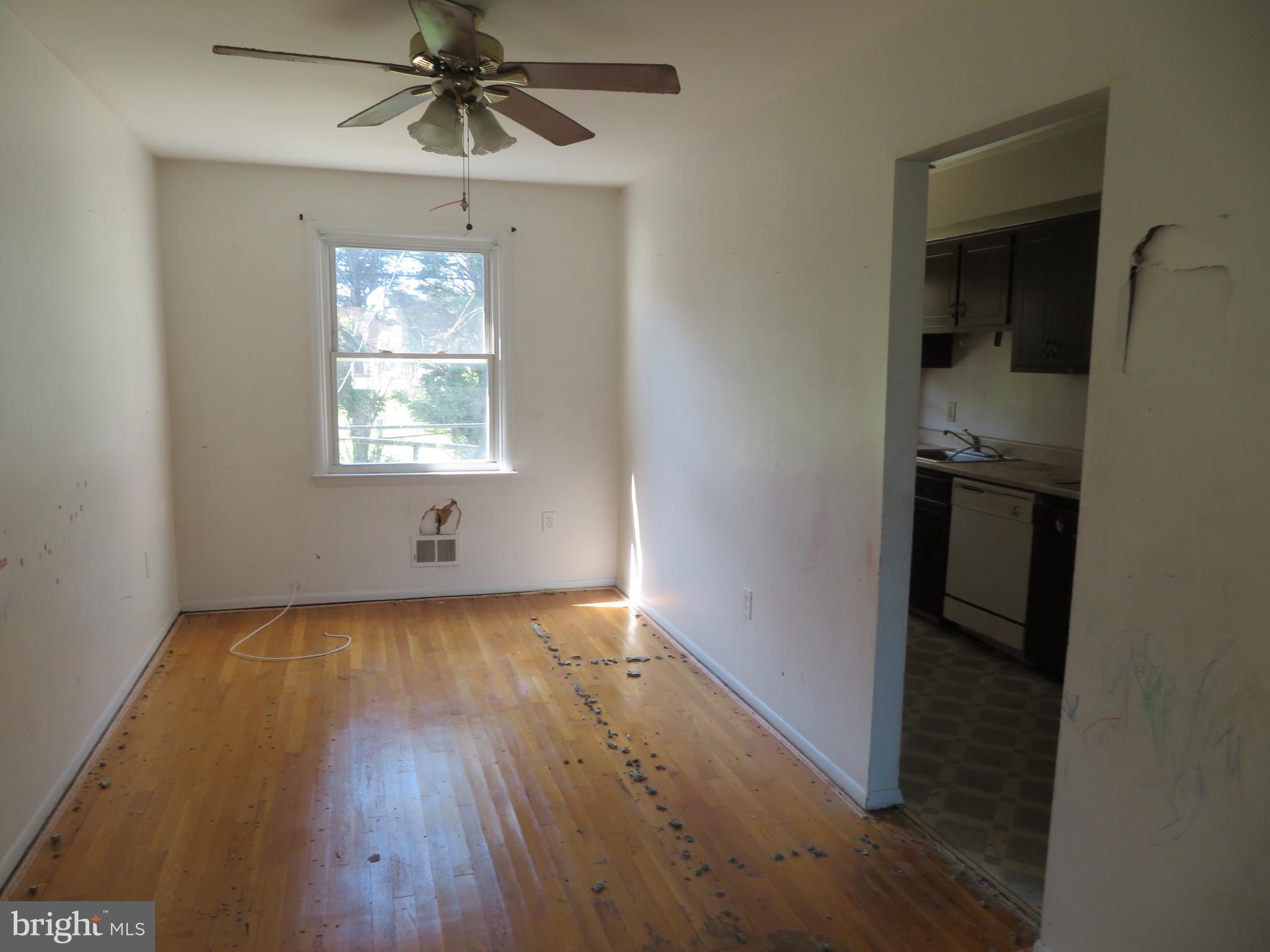 6802 Boston Street Baltimore, MD 21222 - Photo 4 of 23