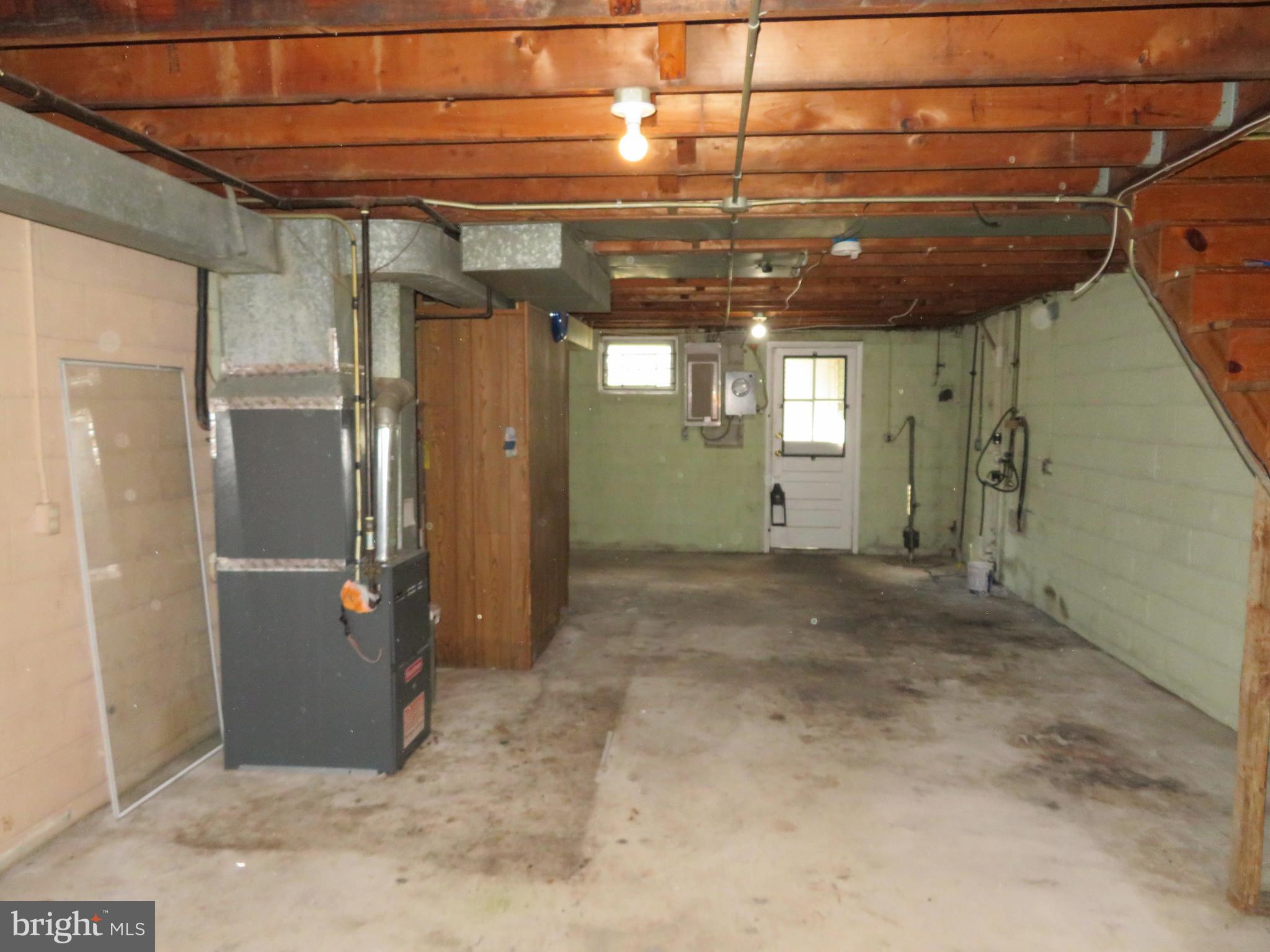 6802 Boston Street Baltimore, MD 21222 - Photo 8 of 23