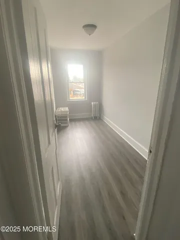 a view of entryway with window