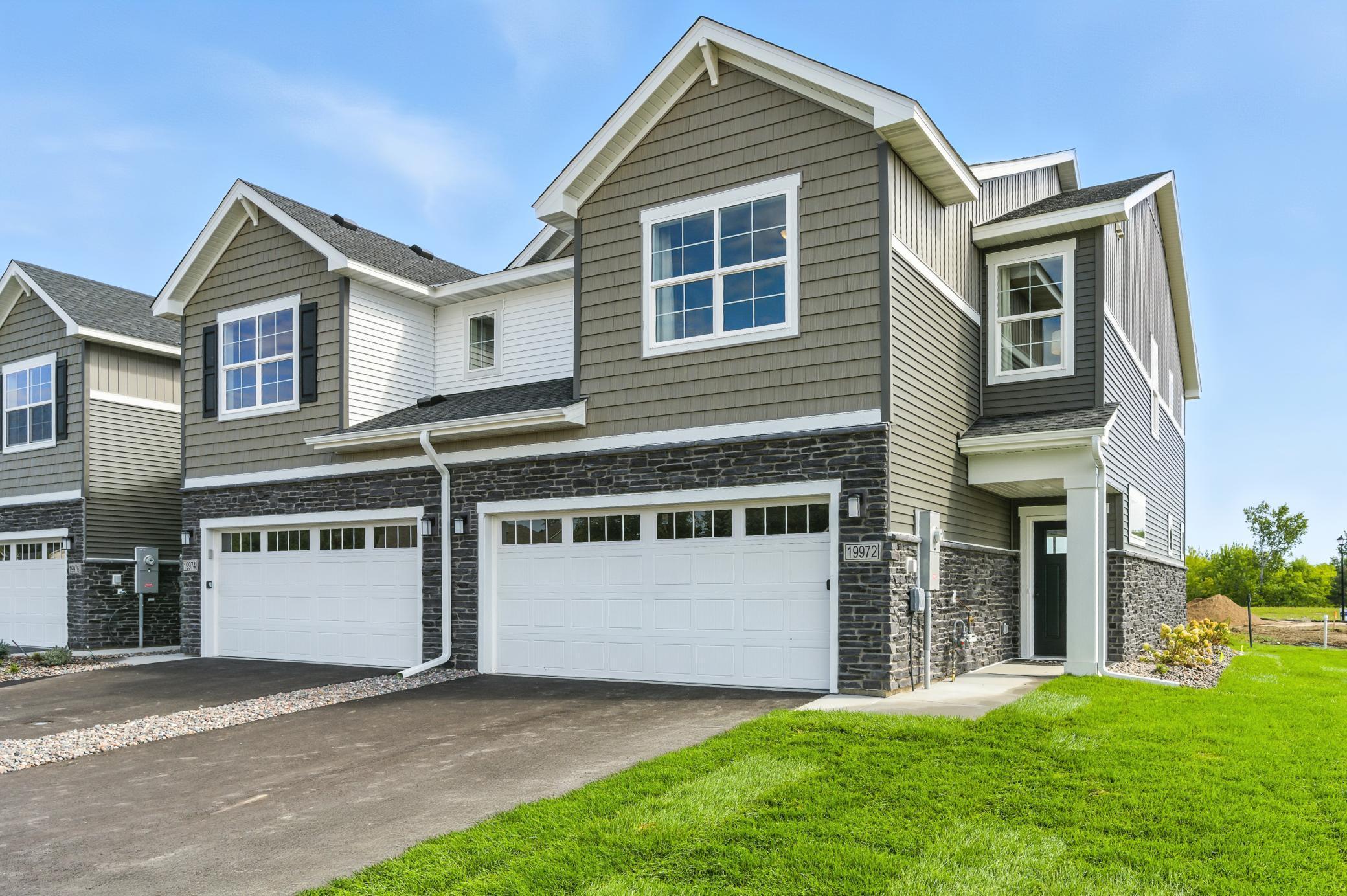 19936 Hunter's Ridge Rogers, MN 55374 - Photo 2 of 13