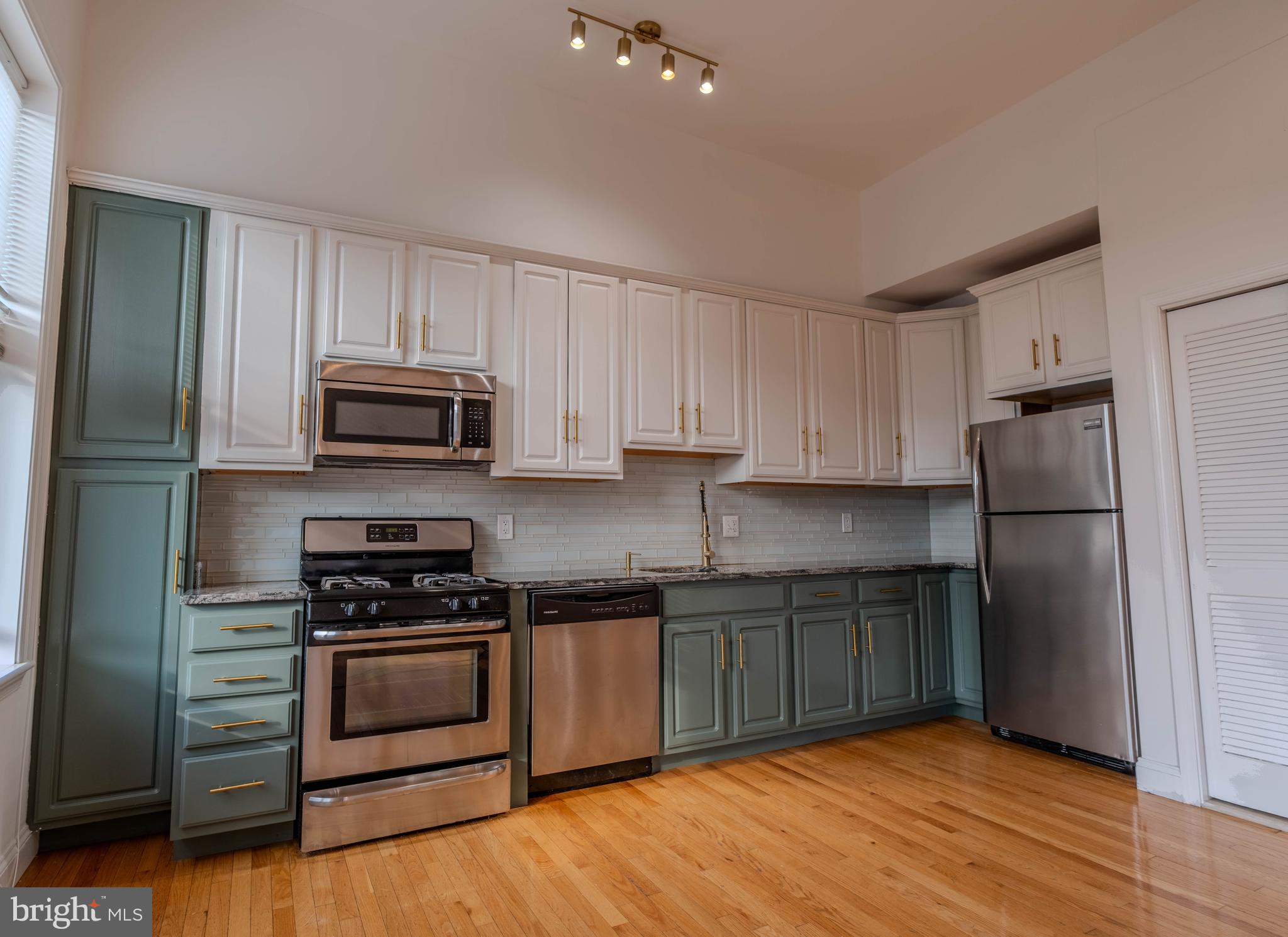 1629 L Street Northeast, Unit 305 Washington, DC 20002 - Photo 9 of 27