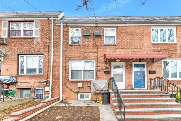 $938,000 | 7-20 160th Street | Beechhurst