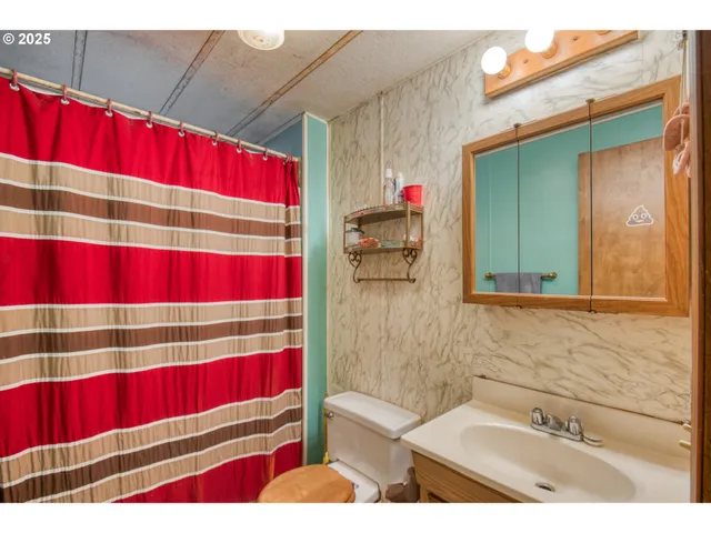 $30,000 | 13409 Southeast McLoughlin Boulevard, Unit 30, Milwaukie, OR 97222