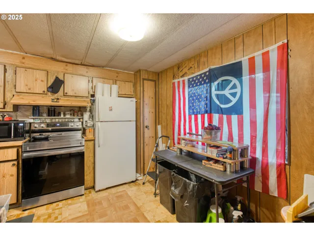 $30,000 | 13409 Southeast McLoughlin Boulevard, Unit 30, Milwaukie, OR 97222