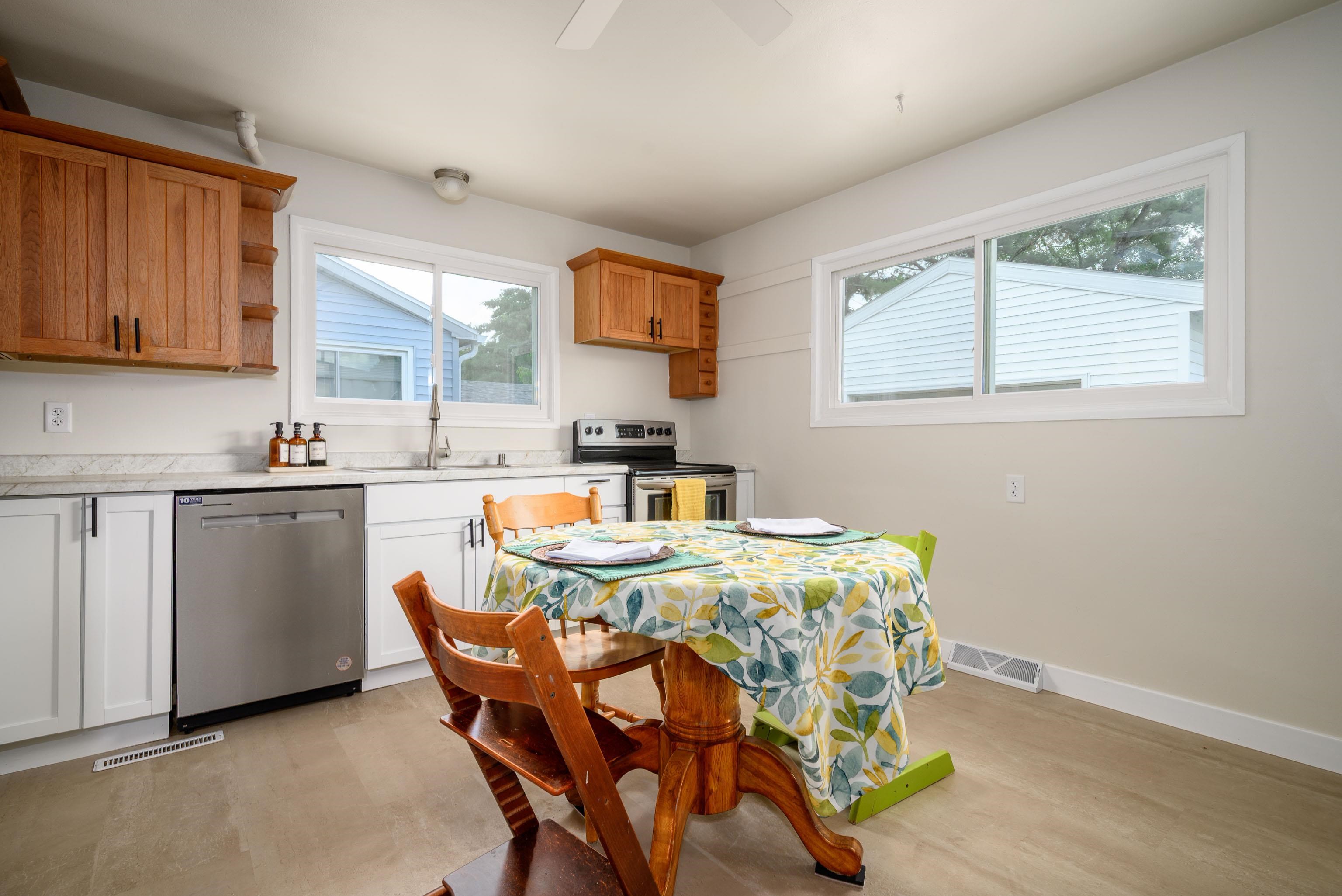 3902 Paus Street Madison, WI 53714 - Photo 5 of 22
