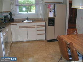 9724 Portis Road Philadelphia, PA 19115 - Photo 3 of 12