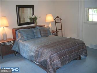 9724 Portis Road Philadelphia, PA 19115 - Photo 10 of 12
