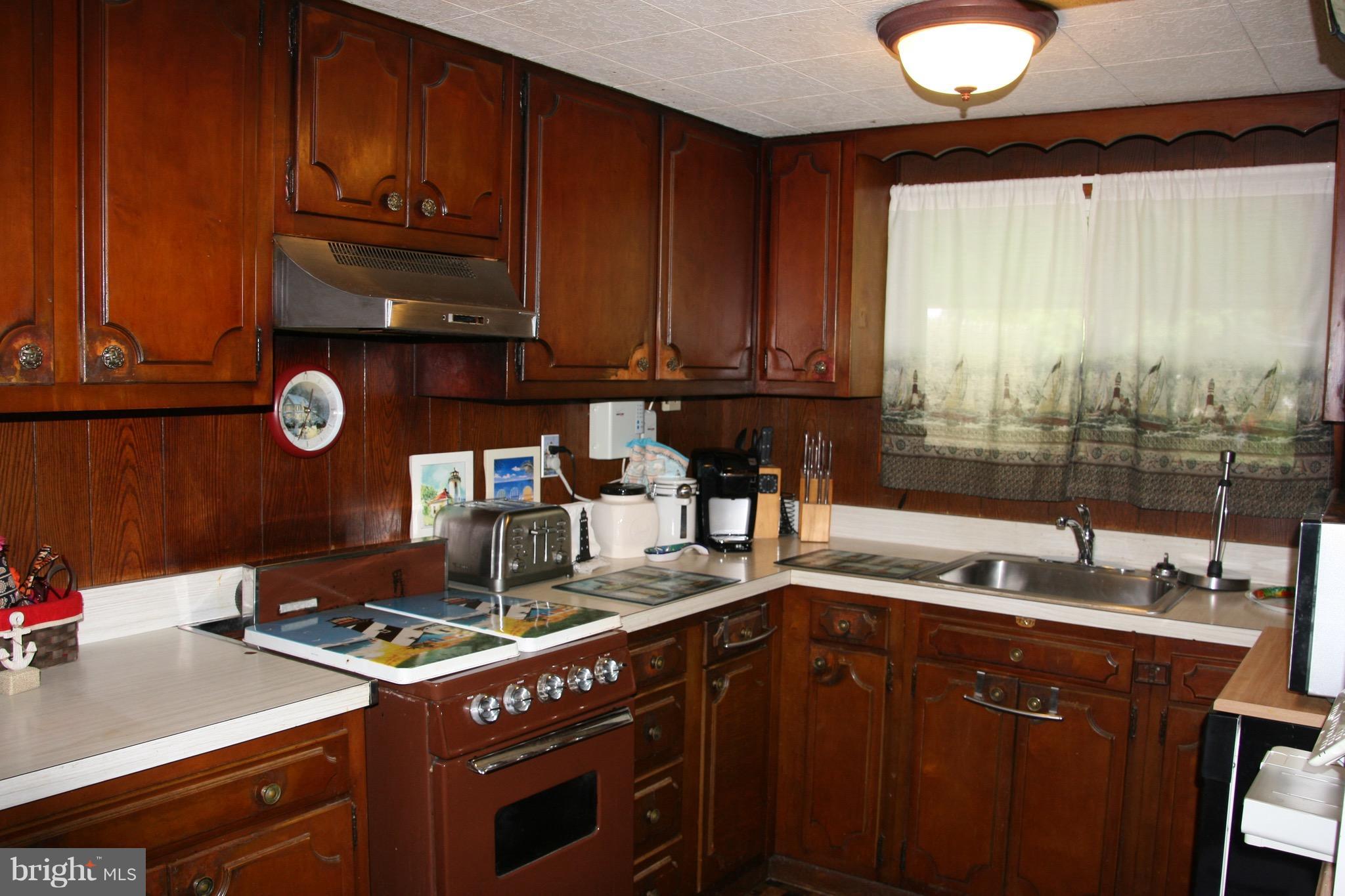 510 Riverside Drive Baltimore, MD 21221 - Photo 10 of 25 Kitchen