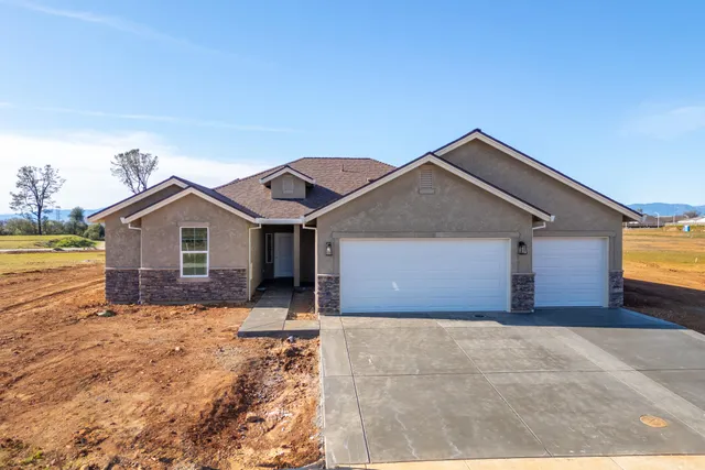 $588,800 | 5556 Penrose Parkway, Redding, CA 96002