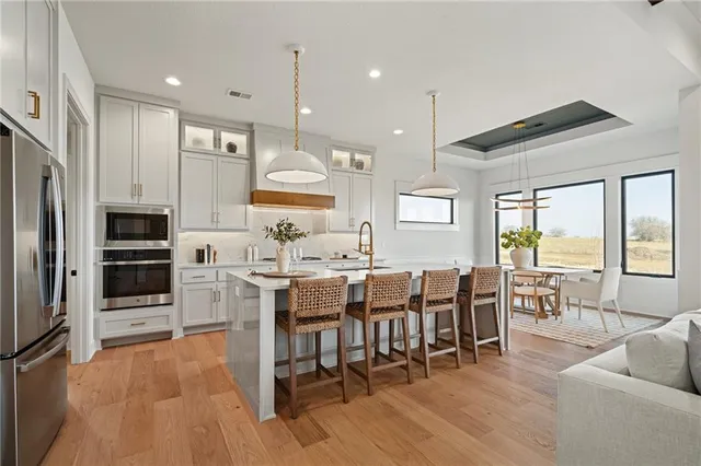 $984,635 | 11239 South Sunray Drive, Olathe, KS 66061