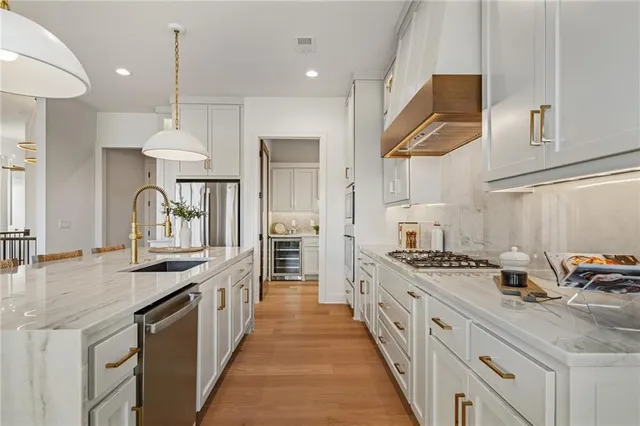 $984,635 | 11239 South Sunray Drive, Olathe, KS 66061